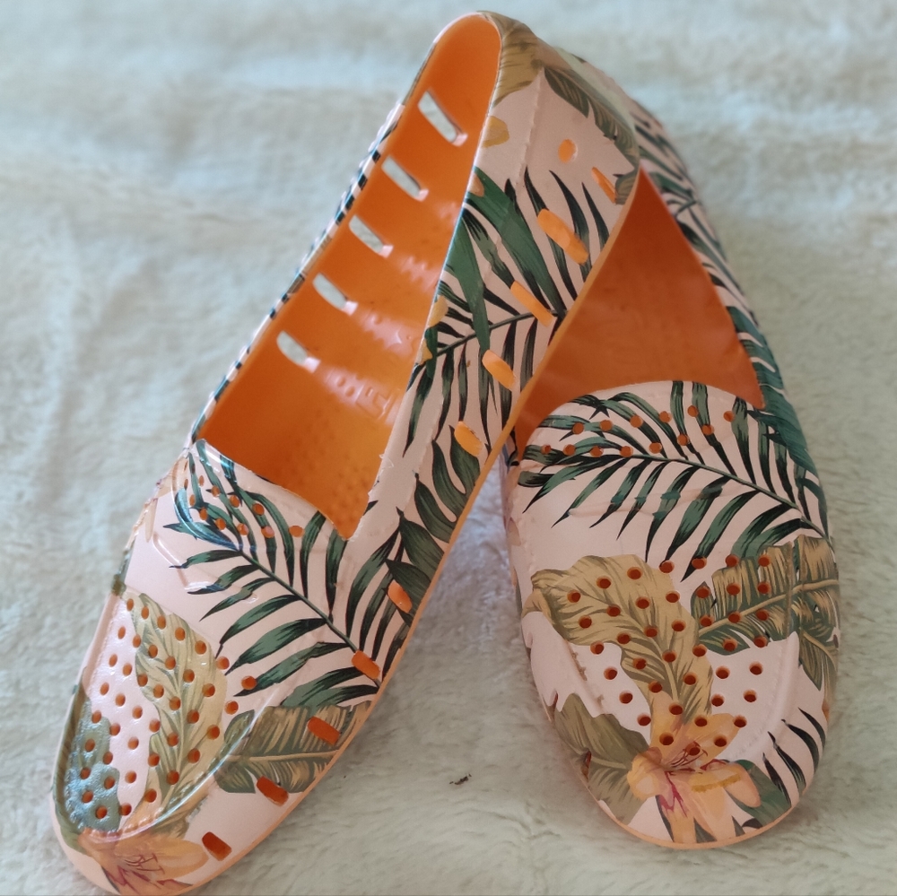 Like New: Floafers Tropical Driver Loafers Women's 9